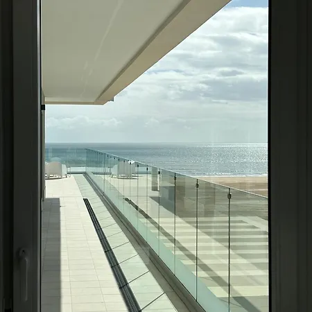 New Penthouse With Sunny View 아파트