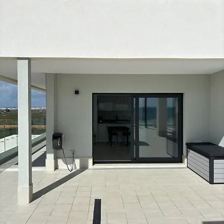 아파트 New Penthouse With Sunny View