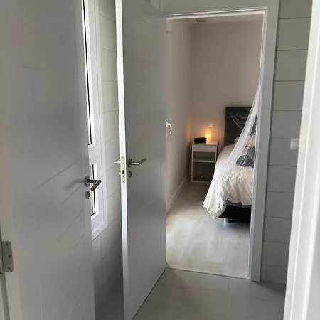 아파트 New Penthouse With Sunny View