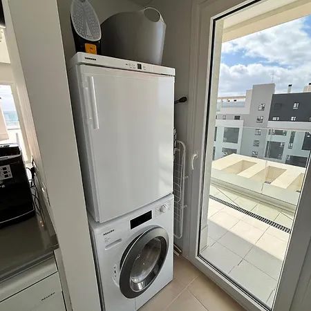 New Penthouse With Sunny View 아파트